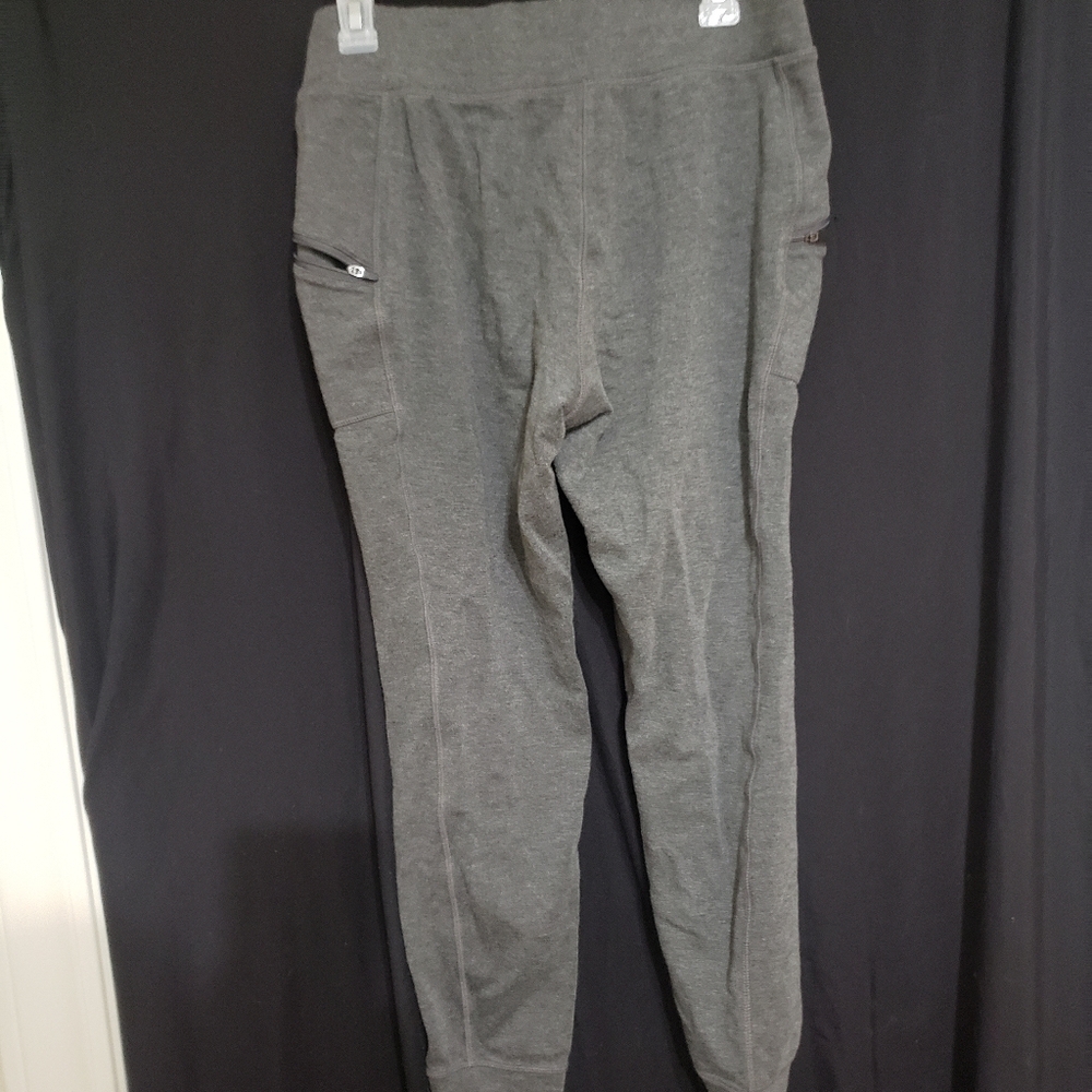 Bundle of womans athletic wear size M-L - Picture 9 of 11